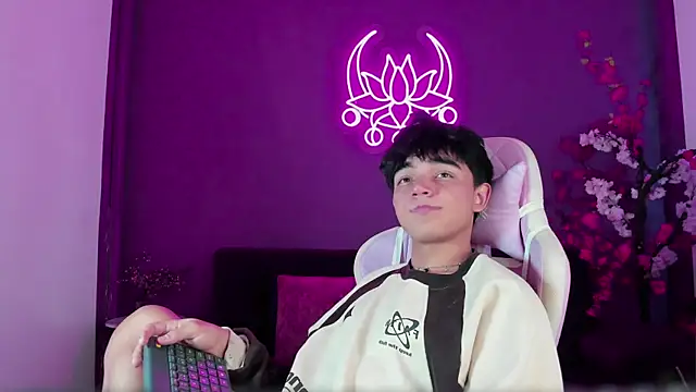 LucaDelart online show from October 3, 1:16 pm