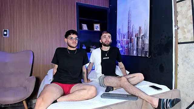 Snapshot of marcoAndMathew chatting on October 22, 8:45 pm marcoAndMathew online show from October 22, 8:45 pm