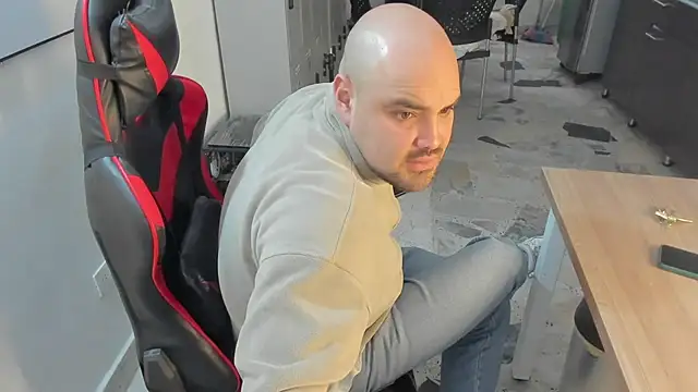 ElianCrow online show from November 28, 9:49 pm