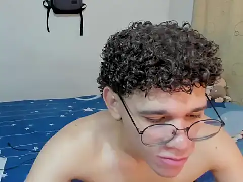 Snapshot of Tom_Blues chatting on October 20, 2:10 pm Tom Blues online show from October 20, 2:10 pm