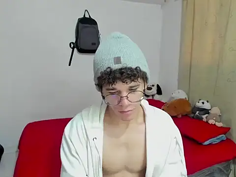 Snapshot of Tom_Blues chatting on October 1, 1:04 pm Tom Blues online show from October 1, 1:04 pm