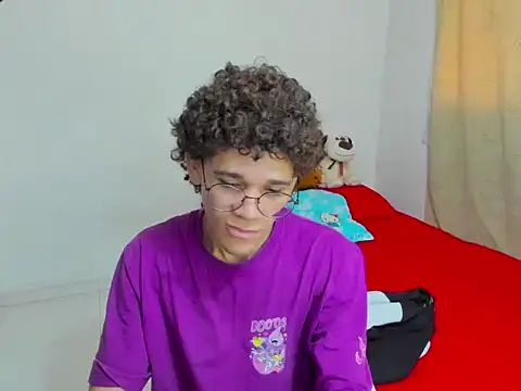 Snapshot of Tom_Blues chatting on September 19, 4:29 pm Tom Blues online show from September 19, 4:29 pm