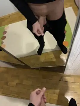 doyumsuz3131 online show from April 23, 5:59 pm