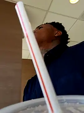 Snapshot of Dropdingo chatting on October 19, 12:15 am Dropdingo online show from October 19, 12:15 am