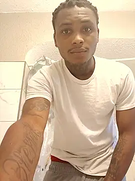 Snapshot of Dropdingo chatting on October 6, 10:14 pm Dropdingo online show from October 6, 10:14 pm