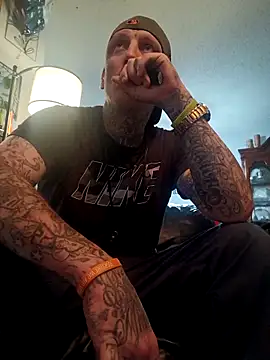 Snapshot of MRTATTWO chatting on September 20, 12:43 am MRTATTWO online show from September 20, 12:43 am