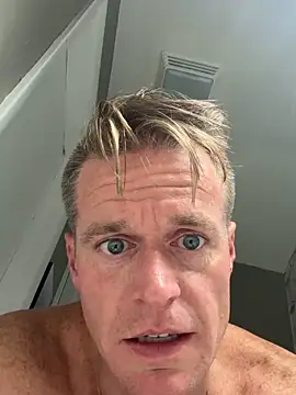 DILFiGuess11 online show from September 18, 5:20 am