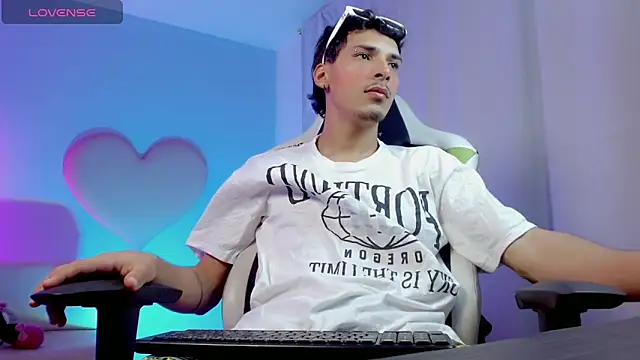 yankees  online show from October 9, 4:12 pm