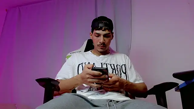 yankees  online show from October 13, 8:31 am