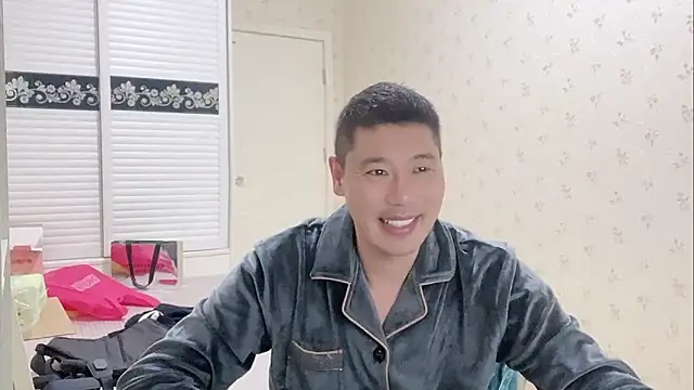 Snapshot of Buryerry-B chatting on September 26, 10:57 am Buryerry-B online show from September 26, 10:57 am