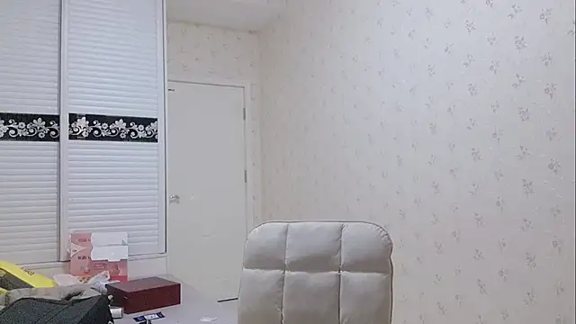 Snapshot of Buryerry-B chatting on November 2, 11:47 am Buryerry-B online show from November 2, 11:47 am