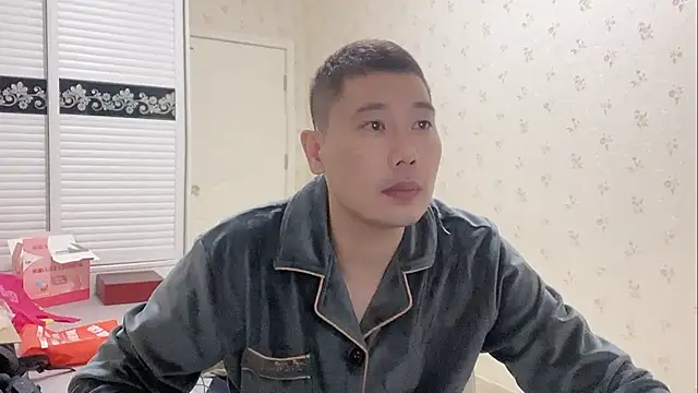 Snapshot of Buryerry-B chatting on October 4, 10:09 am Buryerry-B online show from October 4, 10:09 am