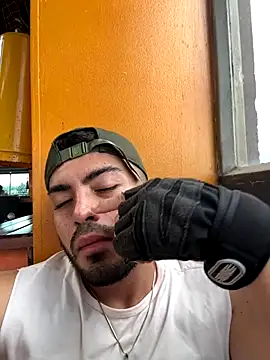 Snapshot of Alexander_Diiaz chatting on October 24, 7:04 pm Alexander Diiaz online show from October 24, 7:04 pm