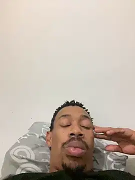 Snapshot of fitsexyman chatting on October 6, 9:52 pm fitsexyman online show from October 6, 9:52 pm