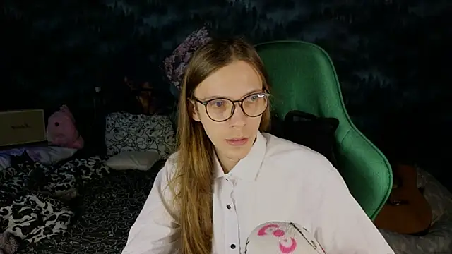 Snapshot of artass2 chatting on September 17, 4:19 pm artass2 online show from September 17, 4:19 pm