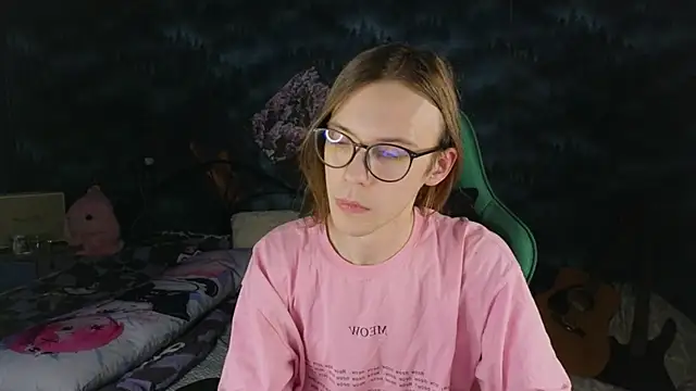 Snapshot of artass2 chatting on October 2, 9:30 pm artass2 online show from October 2, 9:30 pm