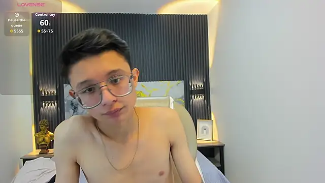 SantiagoRusso18 online show from September 24, 1:42 pm