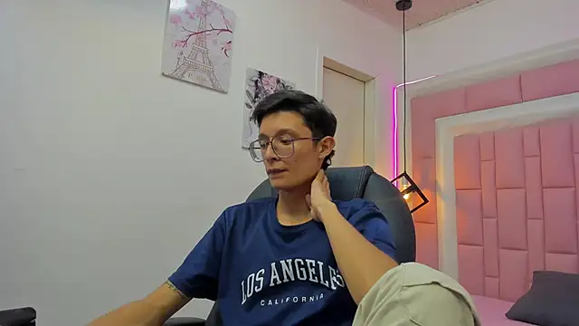 SantiagoRusso18 online show from October 4, 8:13 pm