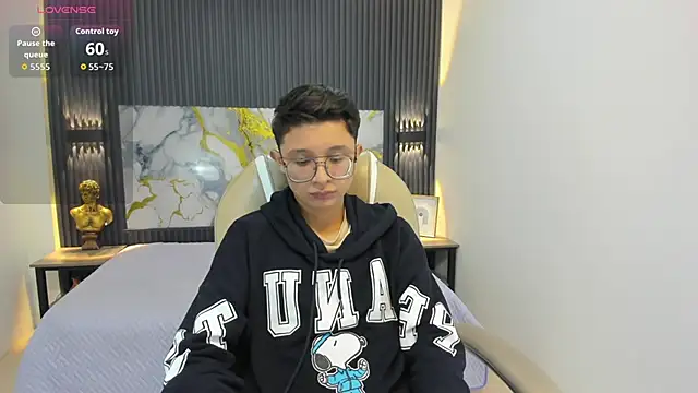 SantiagoRusso18 online show from September 26, 12:03 pm