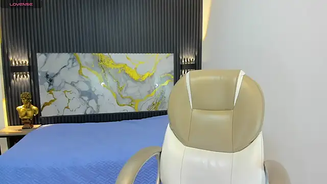 SantiagoRusso18 online show from September 28, 12:03 pm