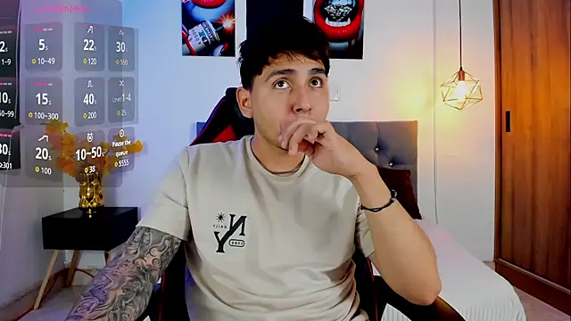 Snapshot of Nicolas_James_Sc chatting on October 3, 2:33 pm Nicolas James Sc online show from October 3, 2:33 pm