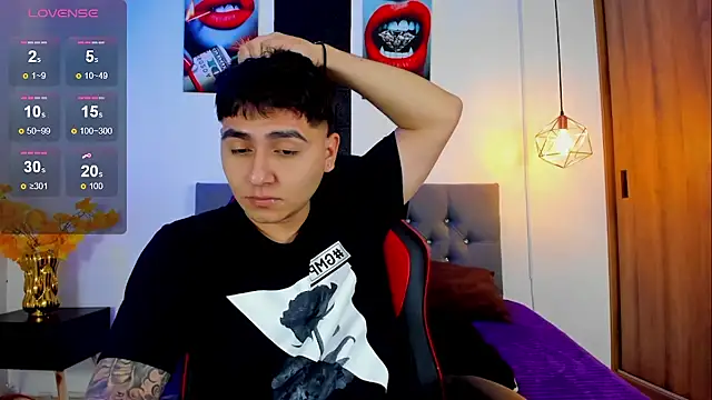 Snapshot of Nicolas_James_Sc chatting on October 21, 1:36 pm Nicolas James Sc online show from October 21, 1:36 pm