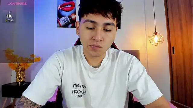 Snapshot of Nicolas_James_Sc chatting on September 10, 2:38 pm Nicolas James Sc online show from September 10, 2:38 pm