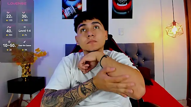 Snapshot of Nicolas_James_Sc chatting on October 9, 2:11 pm Nicolas James Sc online show from October 9, 2:11 pm