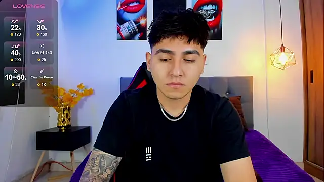 Snapshot of Nicolas_James_Sc chatting on October 22, 2:10 pm Nicolas James Sc online show from October 22, 2:10 pm