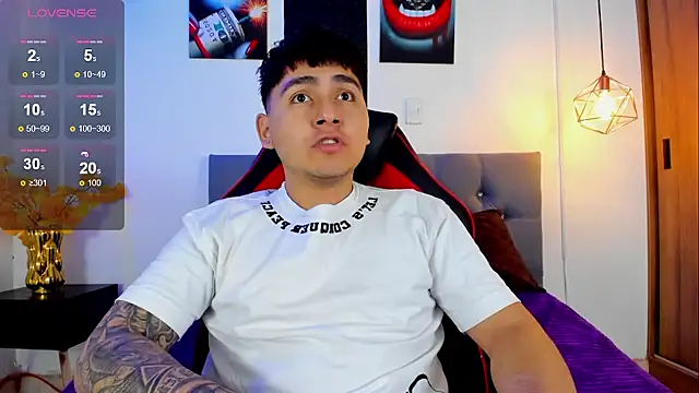 Snapshot of Nicolas_James_Sc chatting on October 23, 2:20 pm Nicolas James Sc online show from October 23, 2:20 pm