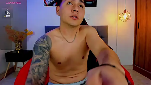 Snapshot of Nicolas_James_Sc chatting on October 11, 2:54 pm Nicolas James Sc online show from October 11, 2:54 pm