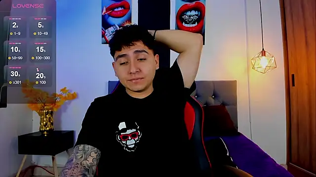 Snapshot of Nicolas_James_Sc chatting on October 27, 1:46 pm Nicolas James Sc online show from October 27, 1:46 pm