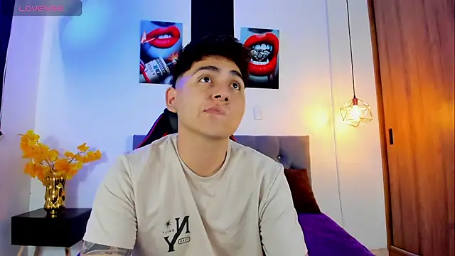 Snapshot of Nicolas_James_Sc chatting on September 15, 1:56 pm Nicolas James Sc online show from September 15, 1:56 pm