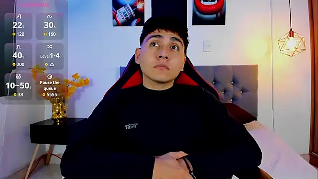 Snapshot of Nicolas_James_Sc chatting on October 4, 2:55 pm Nicolas James Sc online show from October 4, 2:55 pm