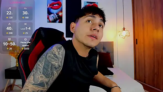 Snapshot of Nicolas_James_Sc chatting on October 2, 2:32 pm Nicolas James Sc online show from October 2, 2:32 pm