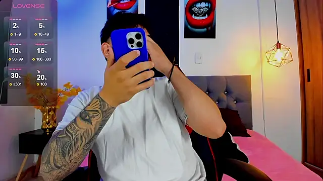 Snapshot of Nicolas_James_Sc chatting on September 22, 2:05 pm Nicolas James Sc online show from September 22, 2:05 pm