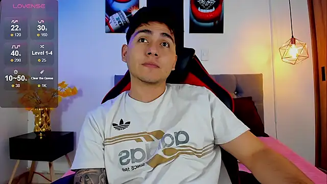 Snapshot of Nicolas_James_Sc chatting on September 24, 2:59 pm Nicolas James Sc online show from September 24, 2:59 pm