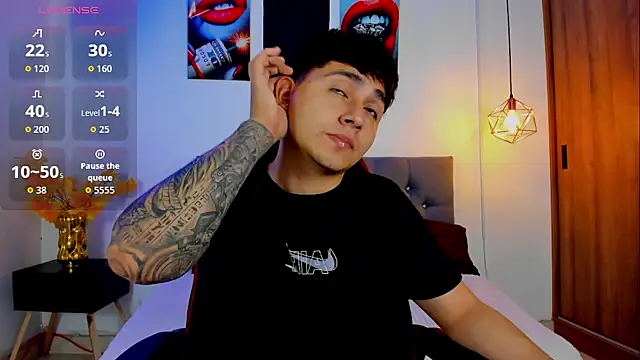 Snapshot of Nicolas_James_Sc chatting on September 30, 2:31 pm Nicolas James Sc online show from September 30, 2:31 pm