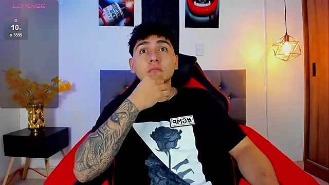 Snapshot of Nicolas_James_Sc chatting on October 14, 1:40 pm Nicolas James Sc online show from October 14, 1:40 pm