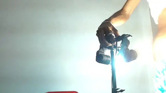 criss zuri online show from October 8, 11:58 am