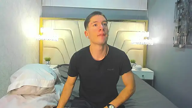 Snapshot of HunterHeat_ chatting on September 23, 11:31 am HunterHeat  online show from September 23, 11:31 am