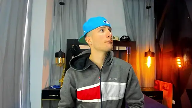 HunterHeat  online show from December 21, 11:40 am