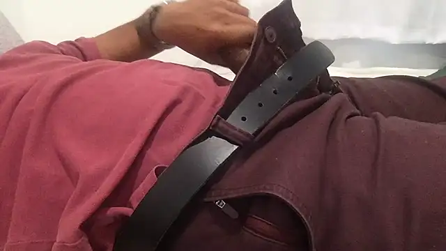 Snapshot of Pomloposho chatting on October 22, 8:11 pm Pomloposho online show from October 22, 8:11 pm