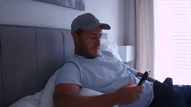 Londonlad818 online show from September 23, 10:47 am