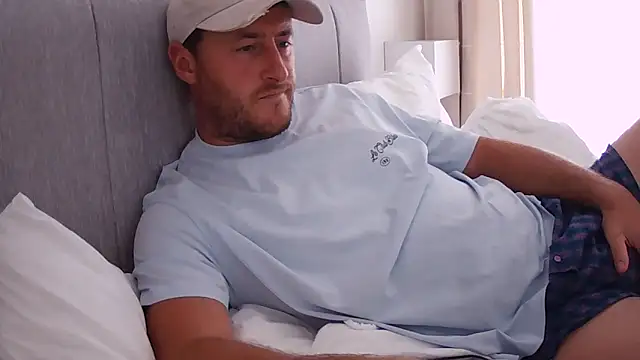 Londonlad818 online show from September 8, 4:17 pm