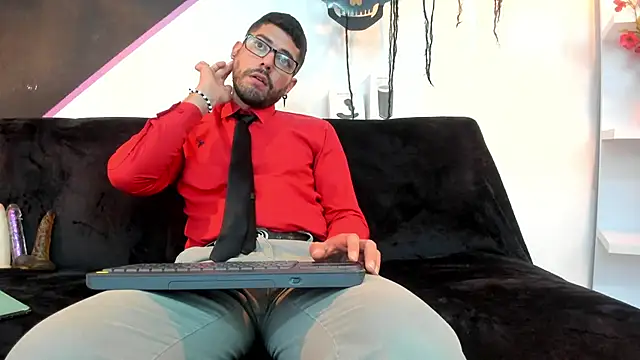 Snapshot of DanteWinter chatting on October 27, 3:31 am DanteWinter online show from October 27, 3:31 am