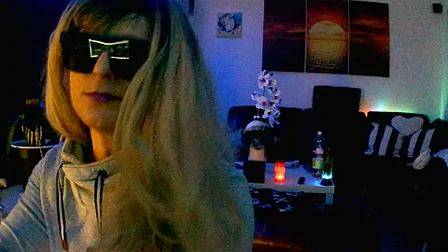 hellgirl1980 online show from November 4, 9:49 pm