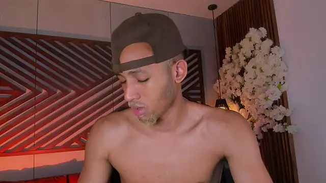 B Wild online show from September 22, 3:50 am