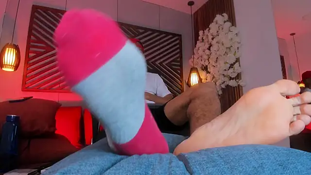 B Wild online show from September 19, 4:46 am