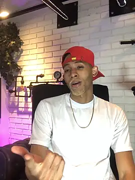 B Wild online show from September 24, 4:12 am